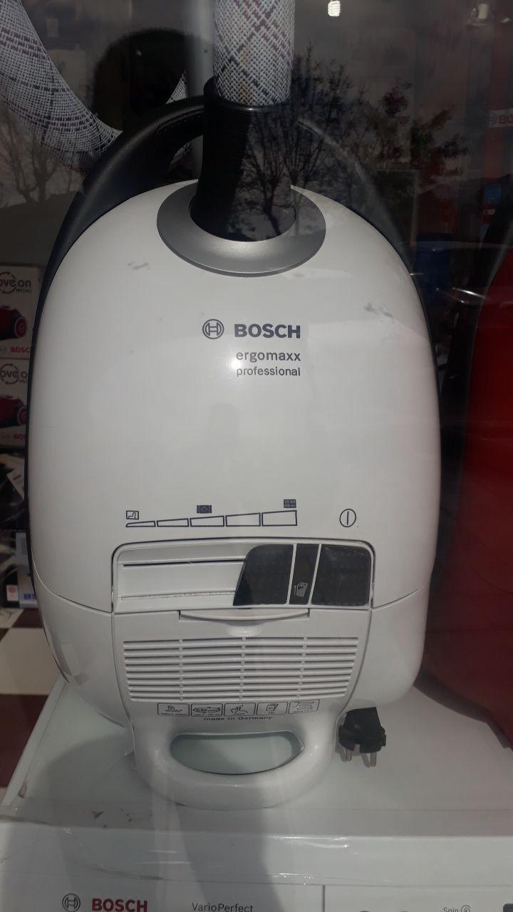 جاروبرقی 1400 وات بوش BOSCH Vacuum Cleaners BSG81470